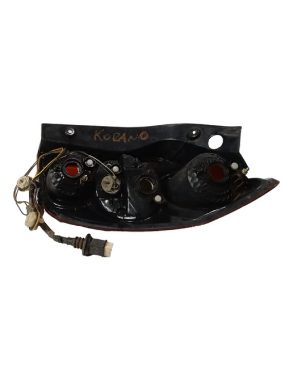 Lanterna Esquerda Korando 2011 2012 2013 Esquerdo/motorista Vermelho