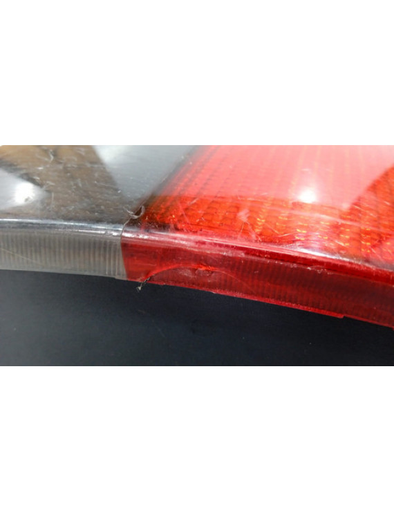 Lanterna Esquerda Tampa Megane Sedan 1998 Detalhe
