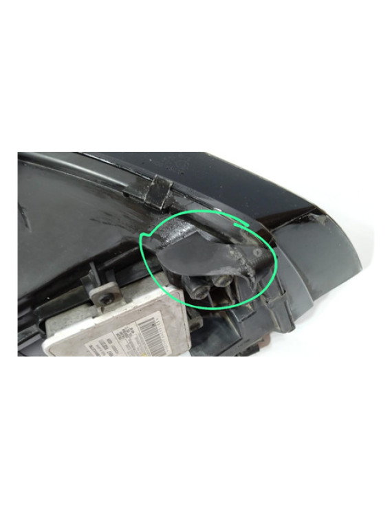 Farol Esquerdo Audi A4 2008 - 2012 / Detalhe