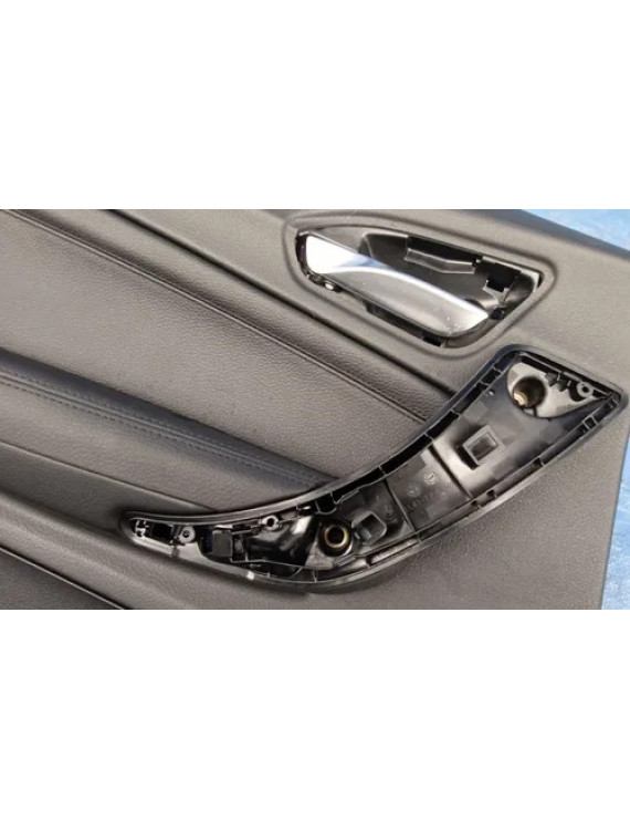 Forro De Porta Traseira Esquerda Bmw 120 135 2015
