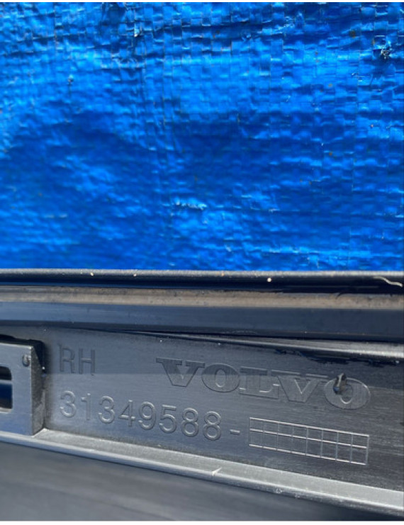 Spoiler Lateral Direito Volvo Xc60 2008 A 2014