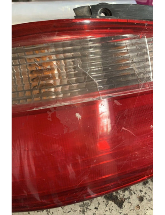 Lanterna Esquerda Kia Clarus 1999