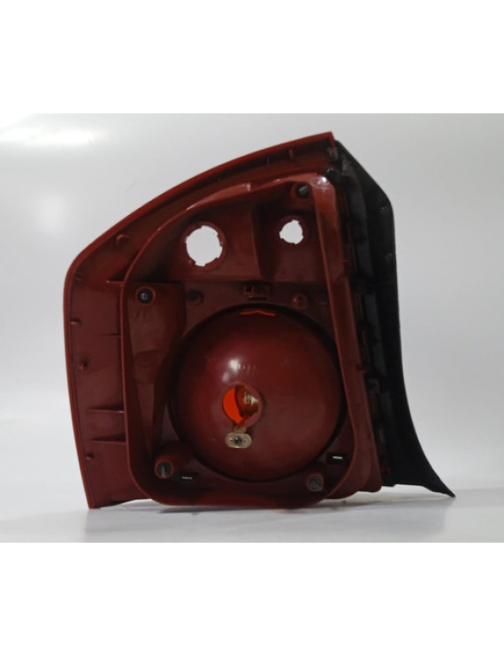 Lanterna Direita Kia Spectra 2004 2005 2006 Direito/passageiro Vermelho
