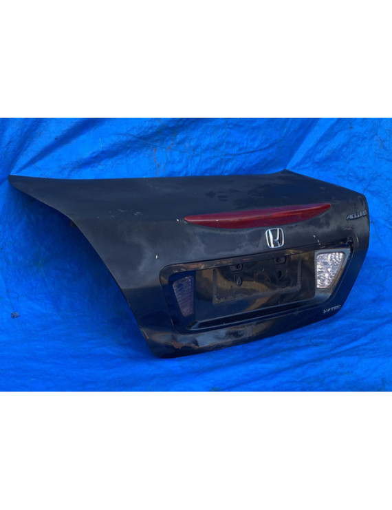 Tampa Traseira Honda Accord 2003 A 2007 / Detalhe