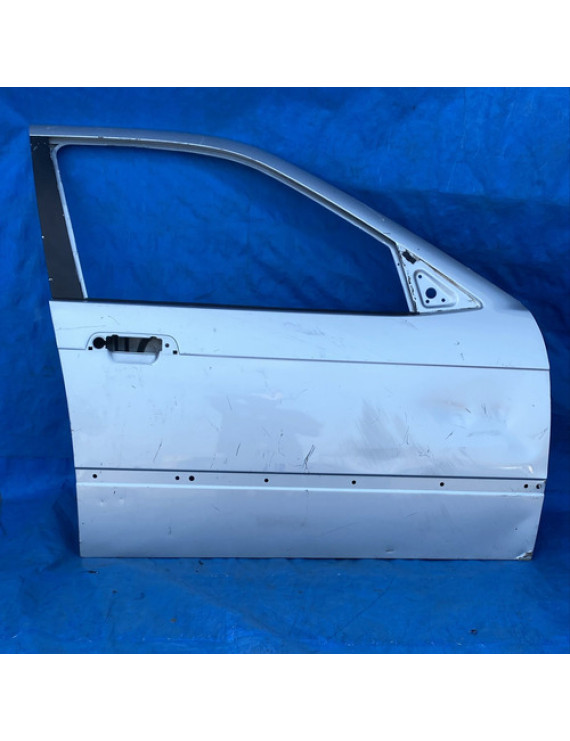 Porta Dianteira Direita Bmw 328i 1992 A 1997 / Avaria