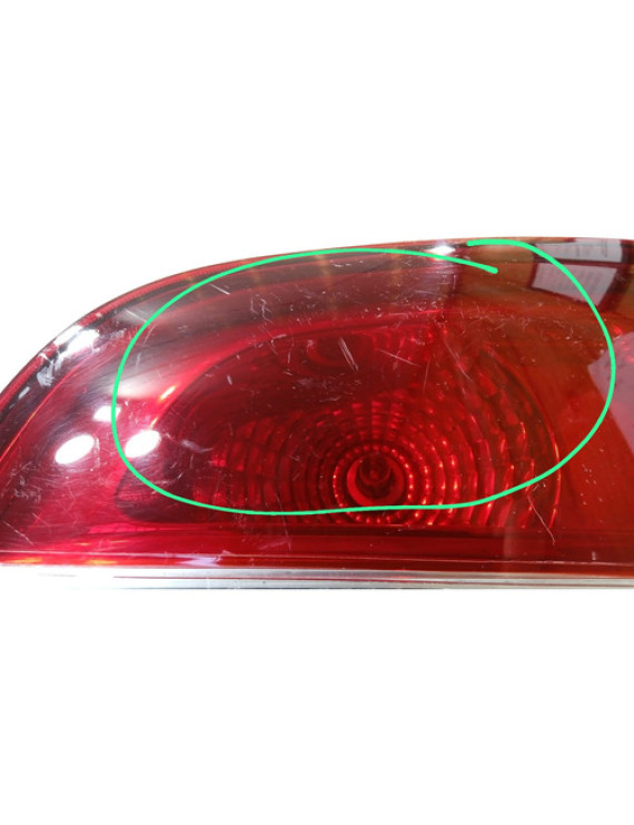 Lanterna Traseira Direita Tampa Siena 2008 A 2015 Direito/passageiro Vermelho