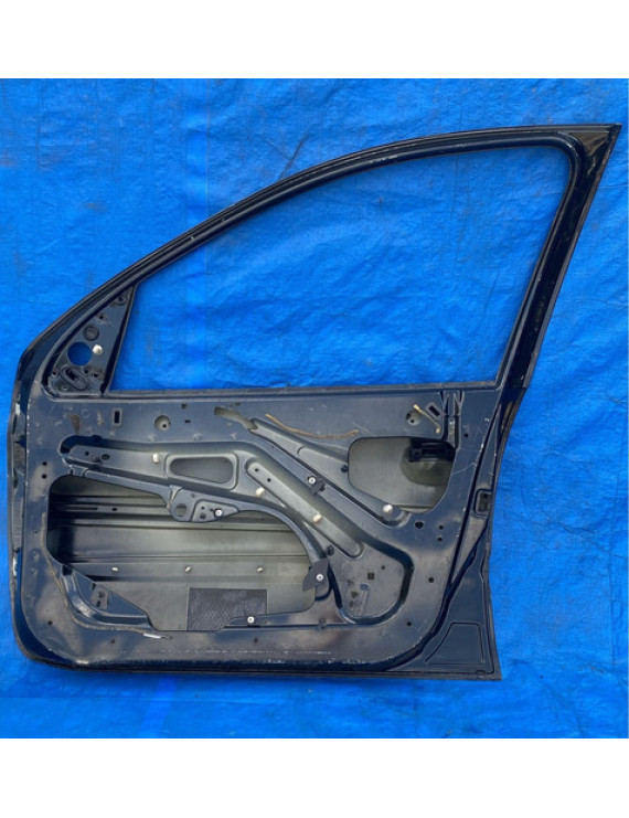 Porta Dianteira Direita Peugeot 206 207 4 Portas Detalhe Dianteira Direita Preto