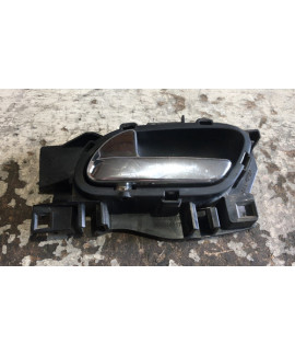 Maçaneta Interna Dianteira Esquerda Peugeot 3008 2012 Dianteira