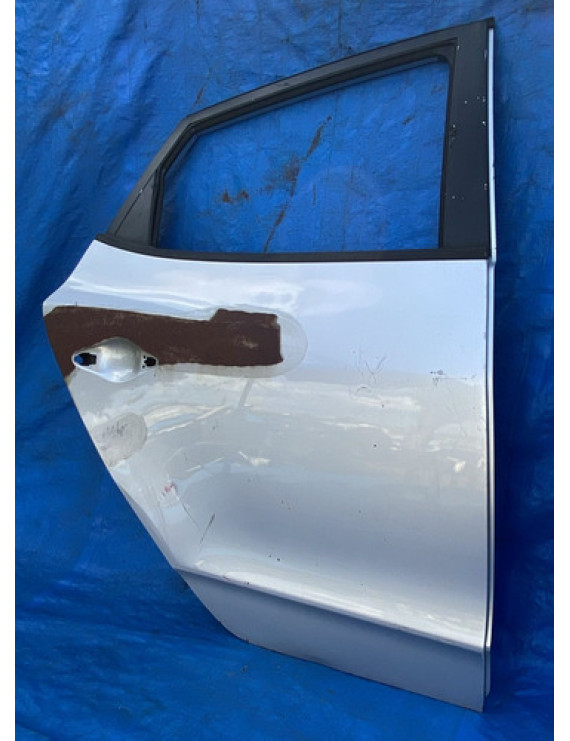 Porta Traseira Direita Ix35 2013 A 2017 / Detalhe