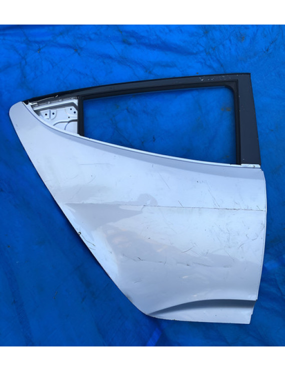Porta Traseira Direita Veloster 2012 A 2015 Detalhe Traseira Direita Branco