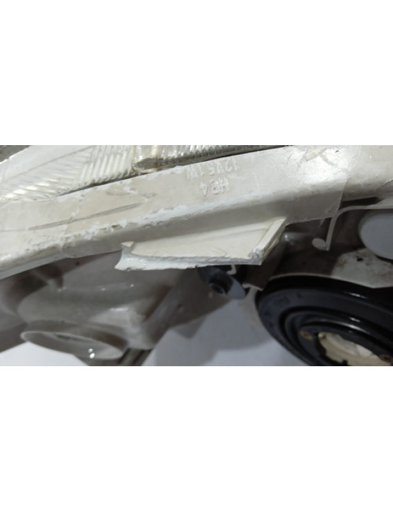 Farol Esquerdo Corolla Fielder 2003 - 2008 / Detalhe
