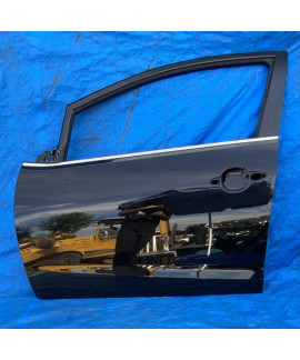 Porta Dianteira Esquerda Cerato 2013 2014 2015 2016 Detalhe