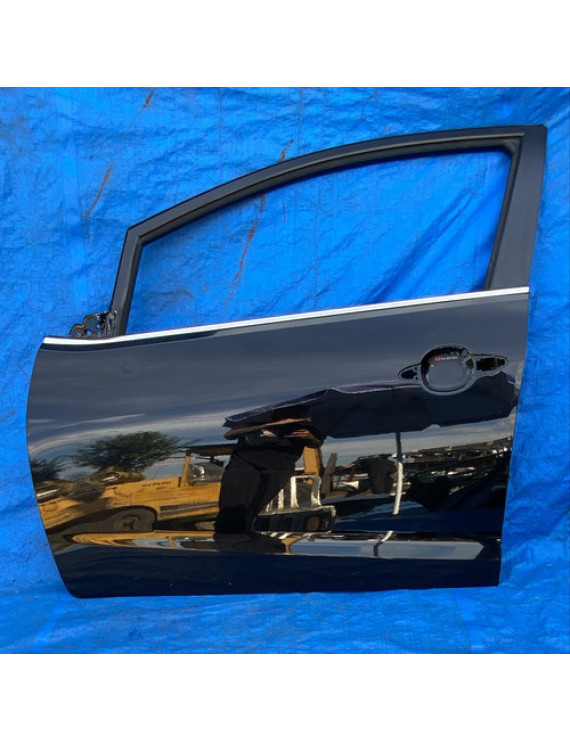 Porta Dianteira Esquerda Cerato 2013 2014 2015 2016 Detalhe