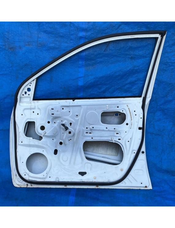 Porta Dianteira Direita Lifan 620 2011 A 2016 Detalhe