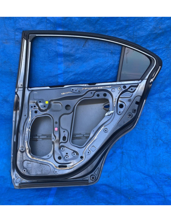 Porta Traseira Direita Civic G9 2012 A 2016 Detalhe Traseira Direita Cinza