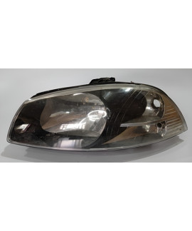 Farol Esquerdo Fiat Siena Palio Strada 2008 - 2015 Detalhe Esquerdo/motorista Farol Esquerdo Fiat Siena Palio Strada 2008 - 2015 Detalhe Esquerdo/motorista