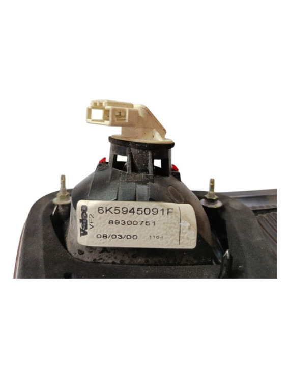 Lanterna Esquerda Tampa Traseira Seat Córdoba 1995 - 2001 Esquerdo/motorista Vermelho