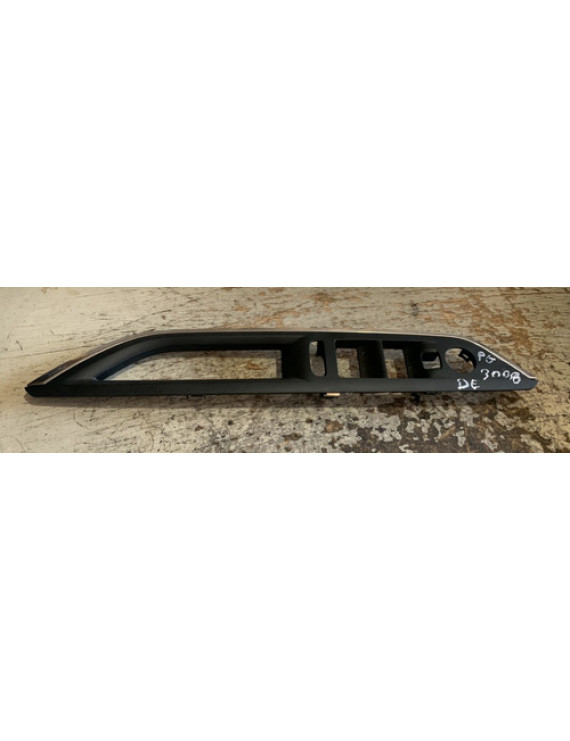 Moldura Comando Vidro Dianteiro Esquerdo Peugeot 3008 2019 
