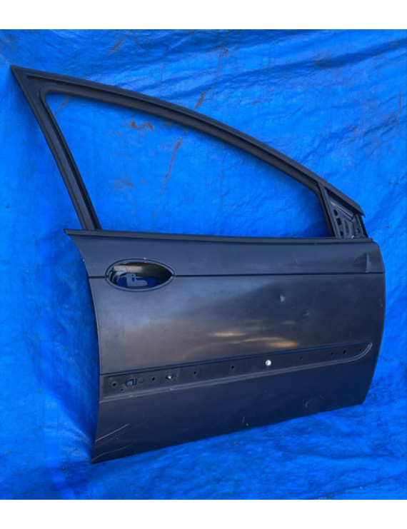 Porta Dianteira Direita C5 2001 - 2005 / Detalhe