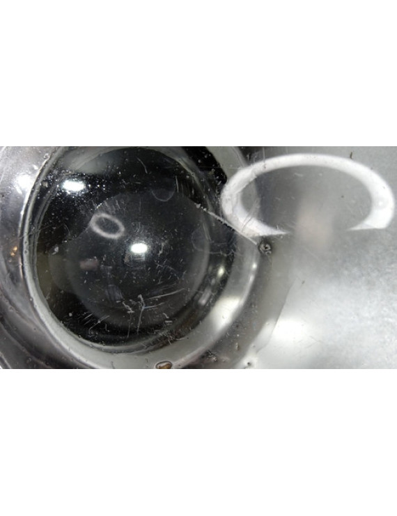 Farol Direito Passat Variant 2007 2008 2009 2010  / Avaria Direito/passageiro