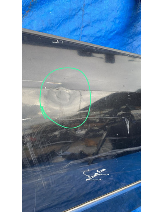 Porta Traseira Direita Fiat Linea 2009 A 2016 / Detalhe