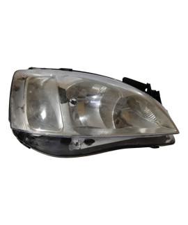 Farol Direito Corsa Montana 2008 - 2012 / Detalhe Direito/passageiro Farol Direito Corsa Montana 2008 - 2012 / Detalhe Direito/passageiro