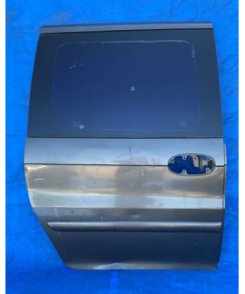 Porta Traseira Direita Kia Carnival 1998 A 2001 Detalhes