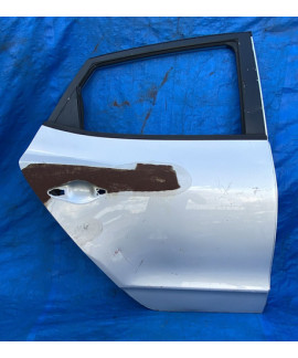 Porta Traseira Direita Ix35 2013 A 2017 / Detalhe