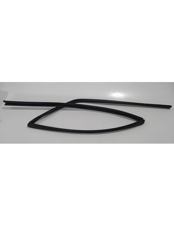 Borracha Do Vidro Traseiro Direito Toyota Rav4 2006 - 2012 Preto
