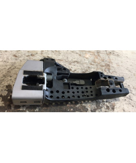 Suporte Maçaneta Externa Dianteira Esquerda Audi Q3 2015 Preto