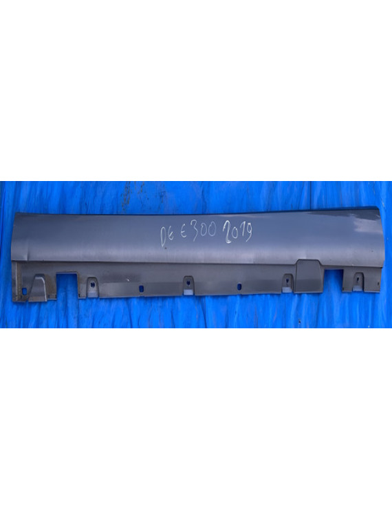 Spoiler Lado Esquerdo Mercedes E300 2019 2020 Preto