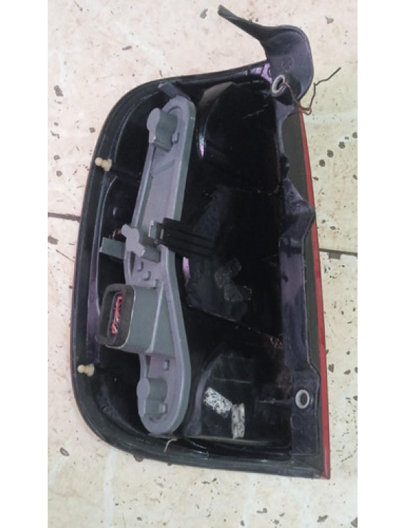 Lanterna Direita Fiat Uno Vivace 2010 - 2014