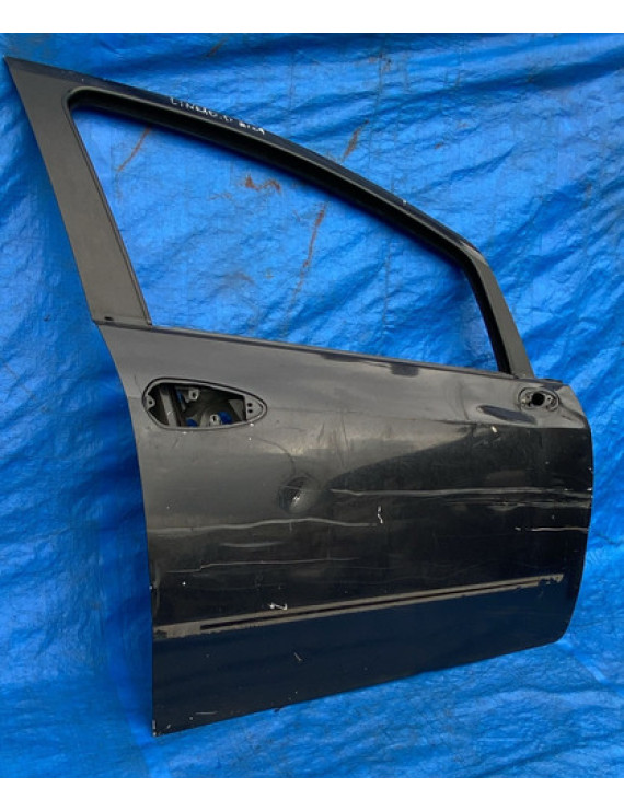 Porta Dianteira Direita Fiat Linea 2009 A 2016