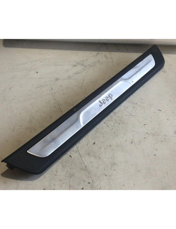 Soleira Porta Dianteira Direita Grand Cherokee 2011 - 2022