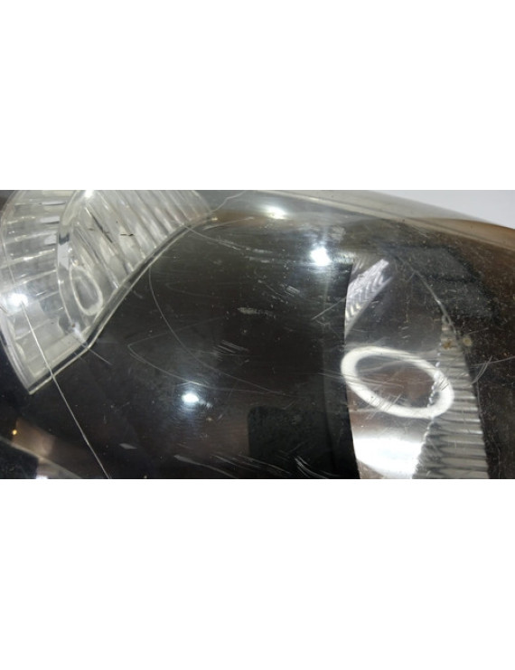 Farol Direito Honda Fit 2003 - 2008 Detalhe