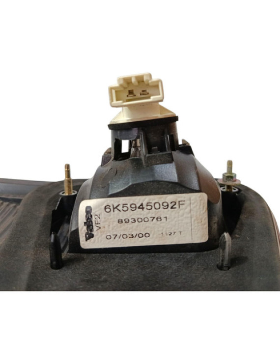 Lanterna Direita Tampa Traseira Córdoba 1995 - 2001 Direito/passageiro Vermelho