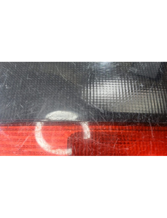 Lanterna Esquerda Tampa Megane Sedan 1998 Detalhe