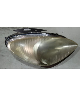 Farol Direito Xsara Picasso 2001 - 2006 / Avaria