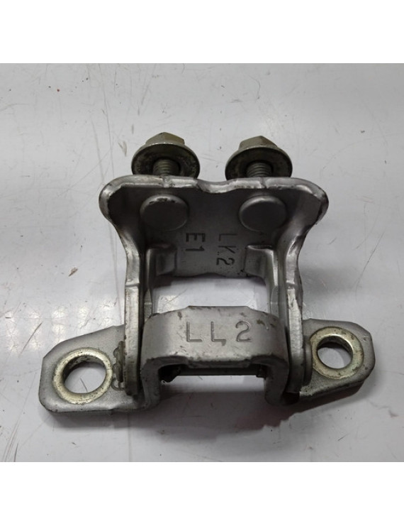 Dobradiça Superior Porta Traseira Esquerda L200 Triton 2013