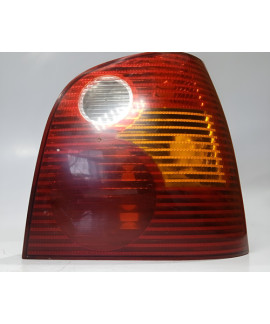 Lanterna Direita Polo Hatch 2003 2004 2005 2006 Direito/passageiro Vermelho