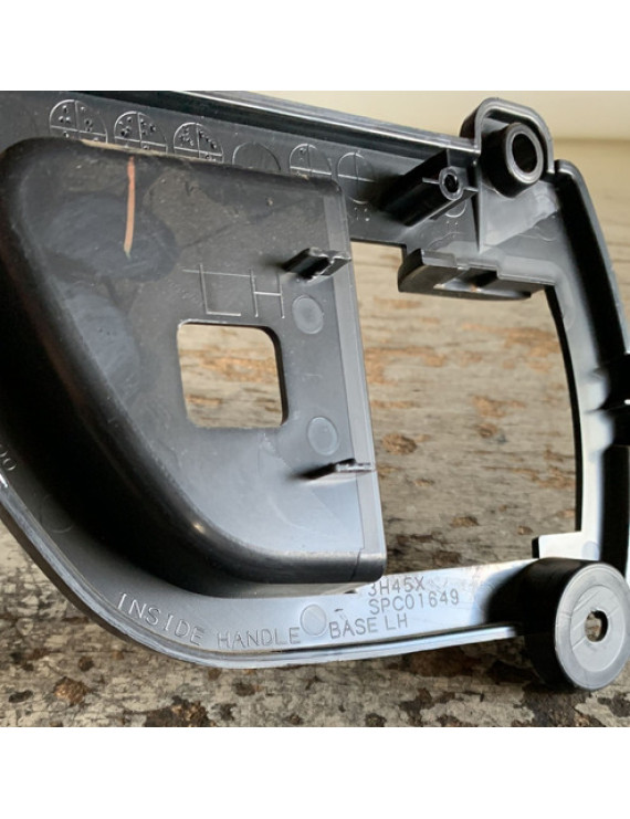 Moldura Interna Maçaneta Traseira Esq. Outlander 2007 - 2012