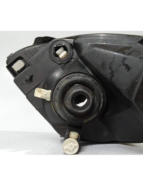 Farol Direito Xsara Picasso 2000 - 2005  / Detalhe