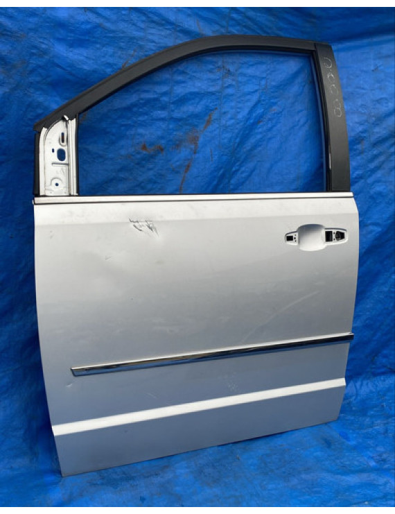 Porta Dianteira Esquerda Town & Country 2008 A 2016 Detalhe