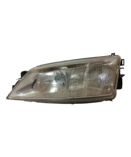 Farol Esquerdo Vectra 1997 1998 1999 Detalhe Esquerdo/motorista Farol Esquerdo Vectra 1997 1998 1999 Detalhe Esquerdo/motorista