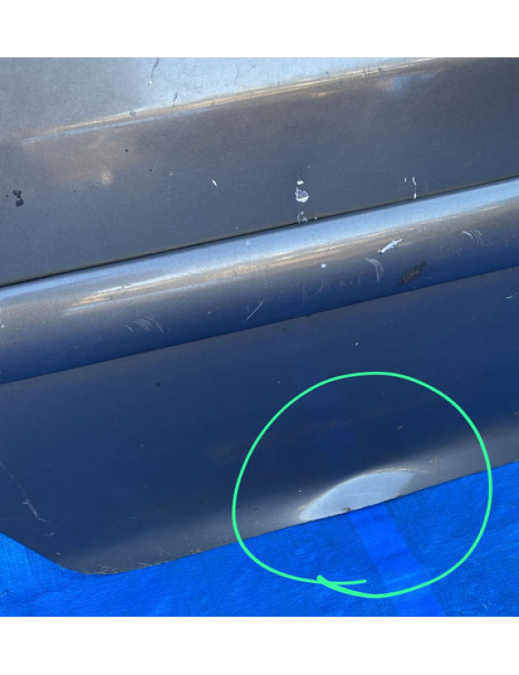 Porta Traseira Direita Kia Carnival 1998 A 2001 Detalhes Traseira Direita Preto