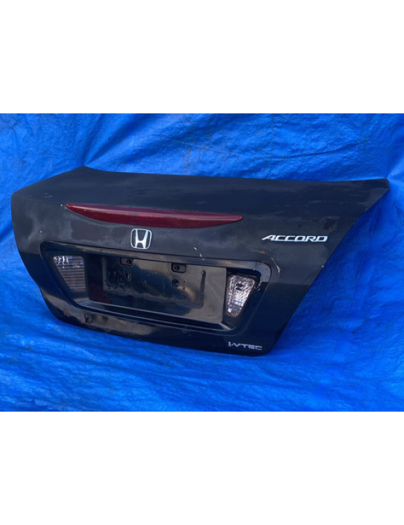 Tampa Traseira Honda Accord 2003 A 2007 / Detalhe