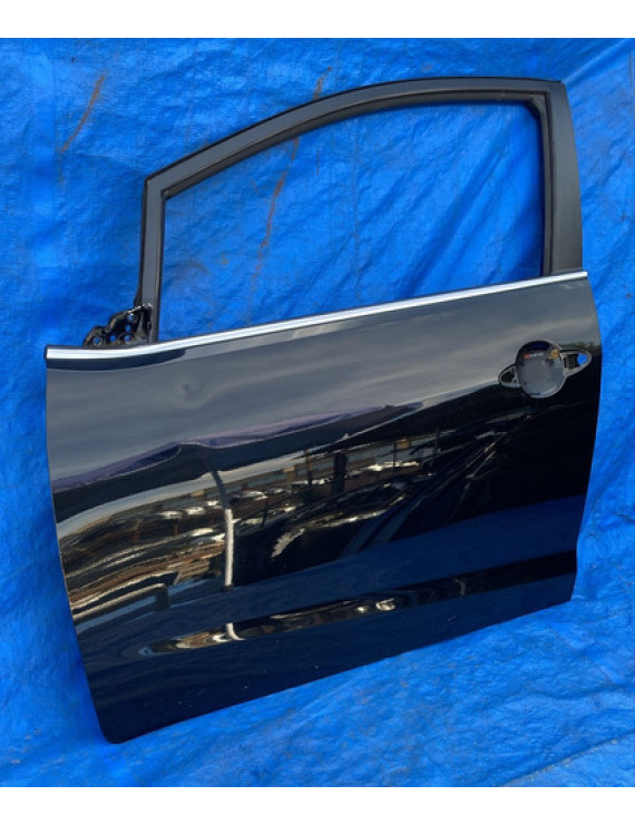 Porta Dianteira Esquerda Cerato 2013 2014 2015 2016 Detalhe