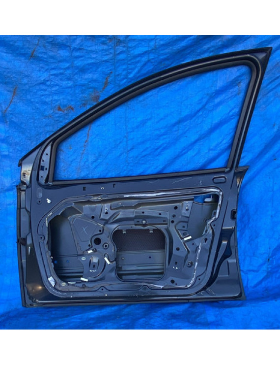 Porta Dianteira Direita C5 2001 - 2005 / Detalhe