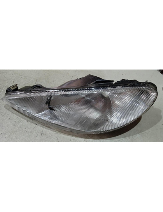 Farol Dianteiro Esquerdo Peugeot 206 1999 - 2010 / Avaria