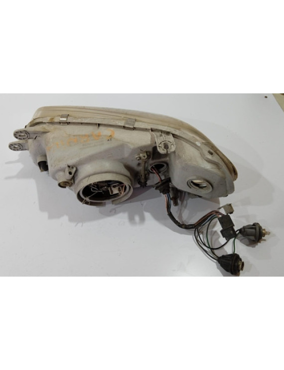 Farol Direito Kia Carnival 2001 / Avaria
